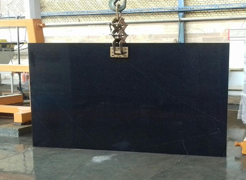 تصویر 3 از سنگ گرانیت الموت با بافت مقاوم و رنگ یکنواخت